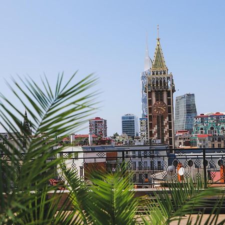 Old Garden Hotel Batumi Bagian luar foto