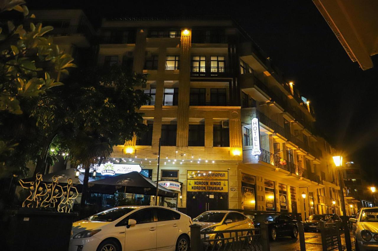 Old Garden Hotel Batumi Bagian luar foto